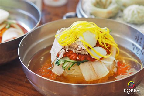 해운대 밀면: 바다의 맛과 도시의 정취를 담다